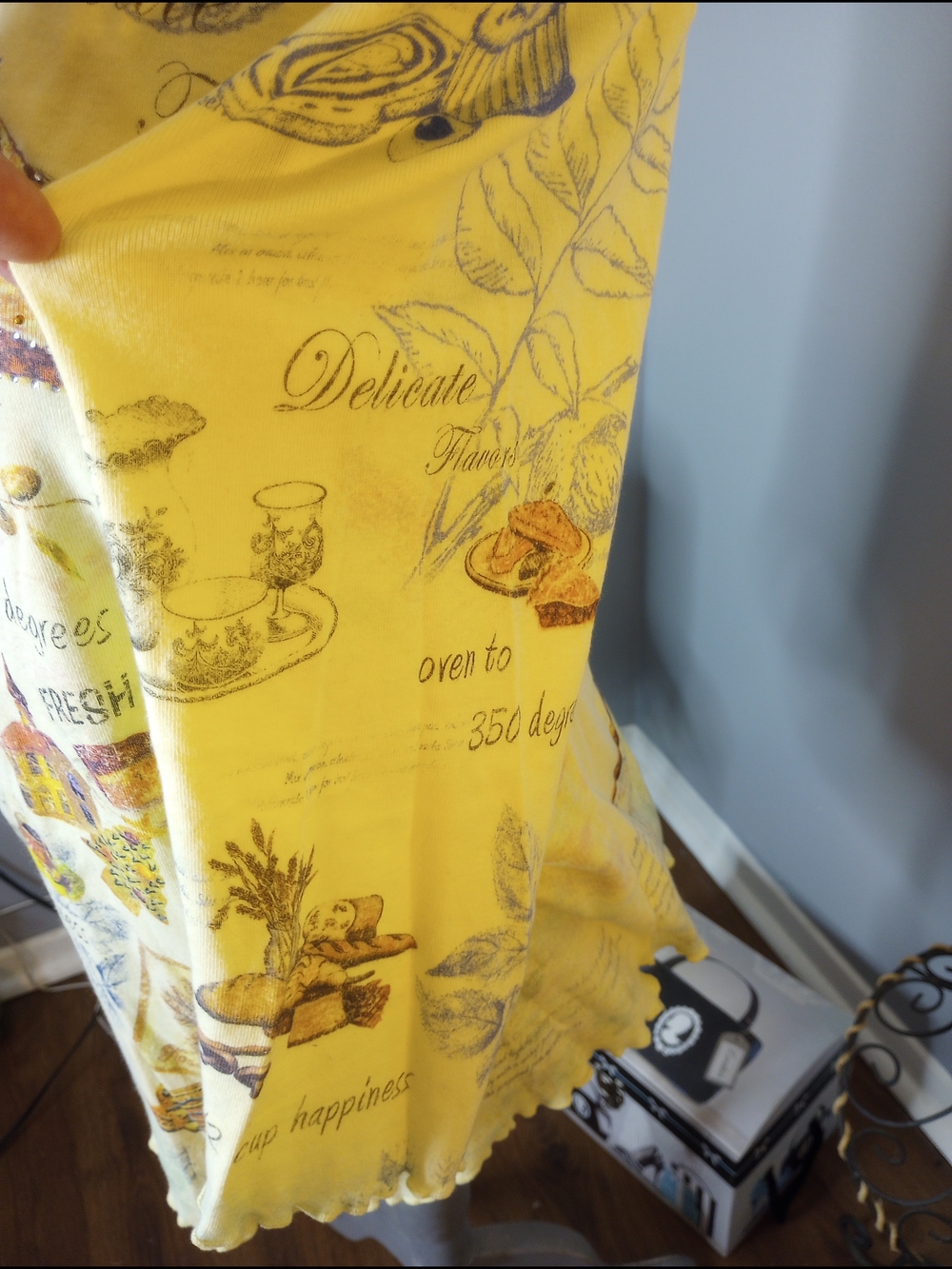 Cactus Pale Yellow Long Sleeve V-Neck Tee with Botanical Print - Picture 8 of 11